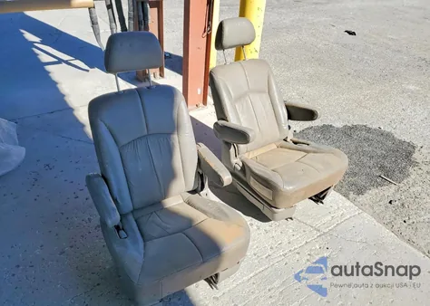 2000 Mazda Mpv Wagon z USA, uszkodzony, nr VIN JM3LW28G2Y0105666